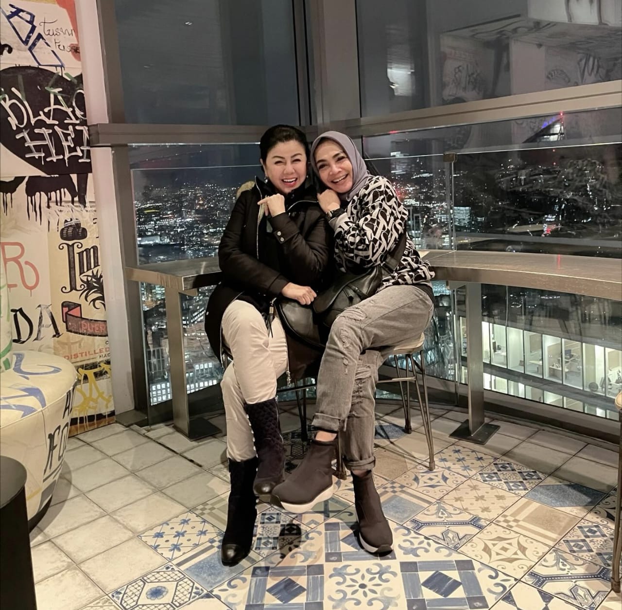 Liburan Mama Rieta dan Mami Toko