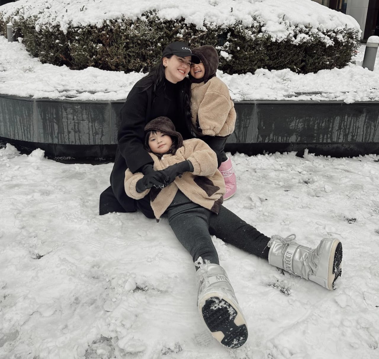 Alice Norin dan Keluarga Berlibur di Korea