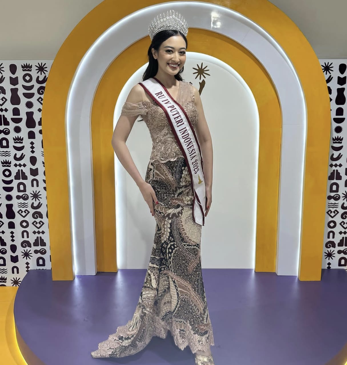 Puteri Modiyanti Menjadi Model Profesional