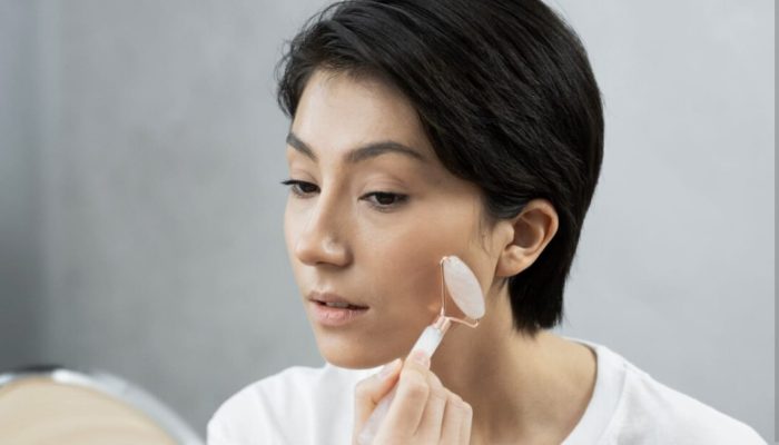 Kulit Sawo Matang Cocok Pakai Bedak Warna Apa? 7 Rekomendasi Warna Bedak yang Wajib Dicoba