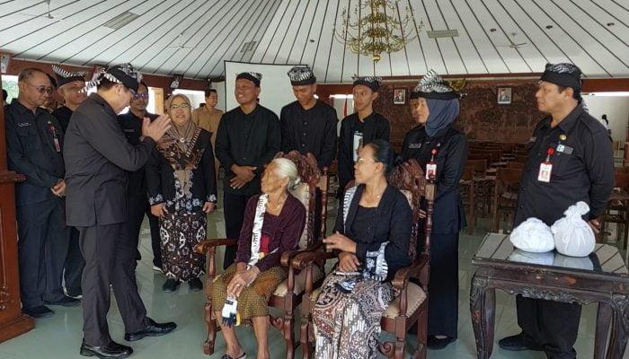 Lestarikan Warisan Budaya: Tanah Makam Mbah Samin Surosentiko Kembali ke Bojonegoro