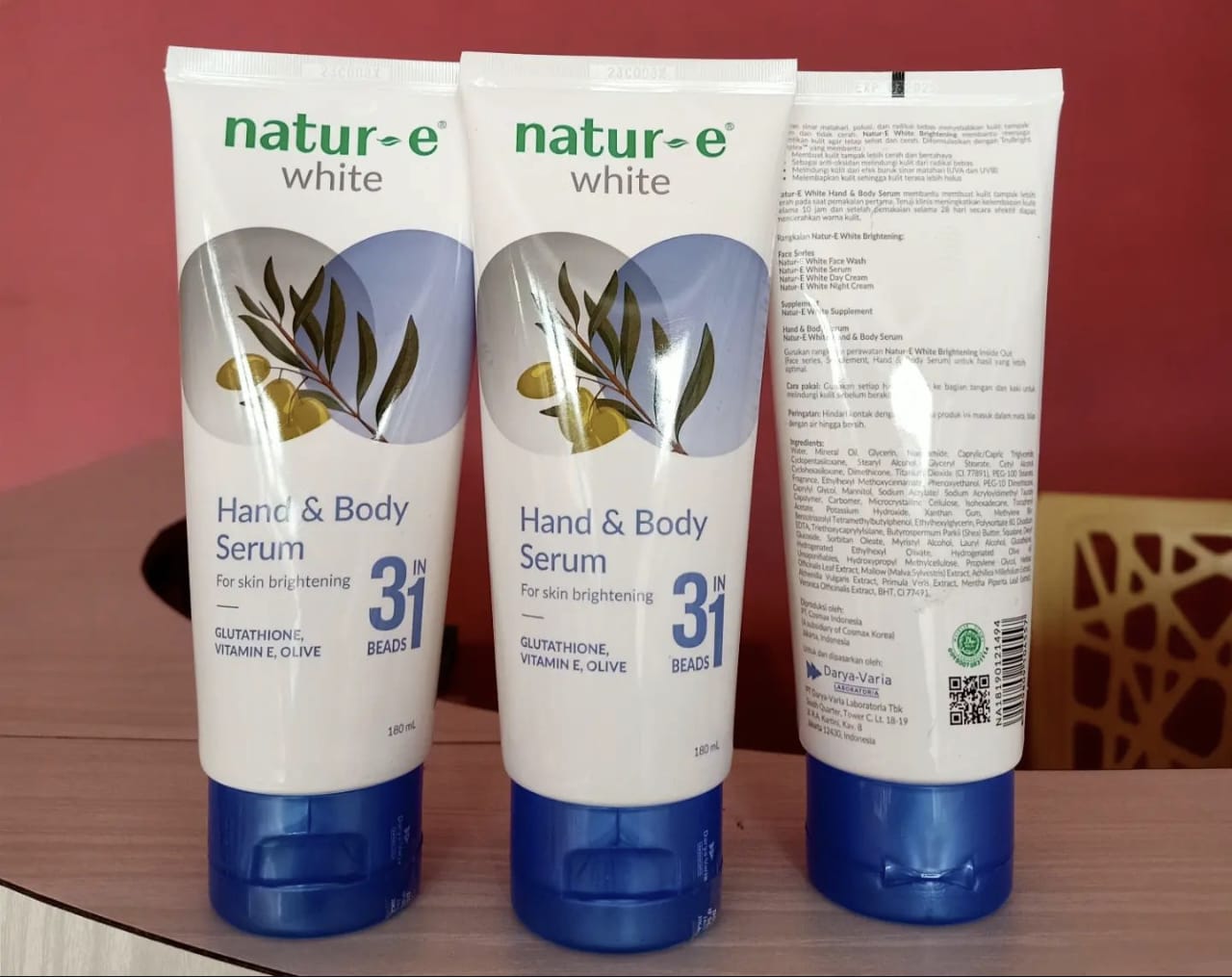 Natur E untuk Flek Hitam di Wajah dan untuk Usia 40 Tahun