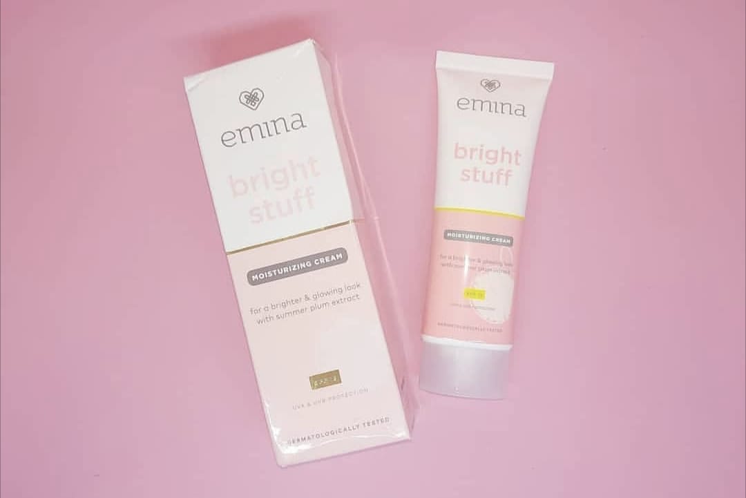 Harga Bedak Tabur Emina Bright Stuff