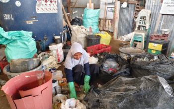 Mpok Damira Gerakkan Mengolah Sampah Rumahan di Bojonegoro